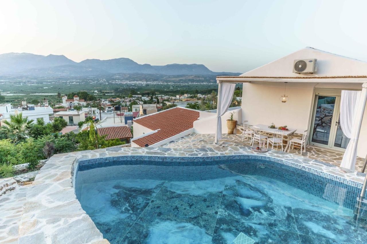 Villa Simantiri Pombia エクステリア 写真