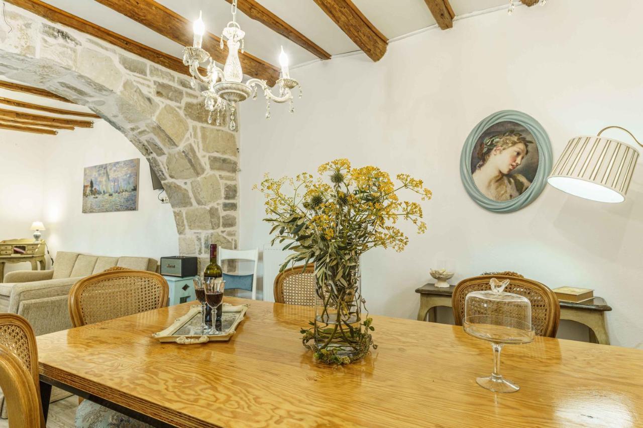 Villa Simantiri Pombia エクステリア 写真