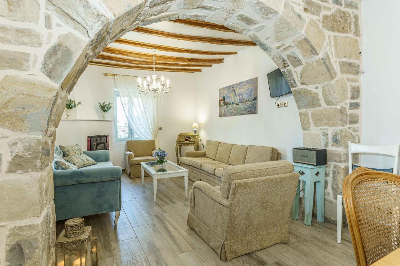 Villa Simantiri Pombia エクステリア 写真
