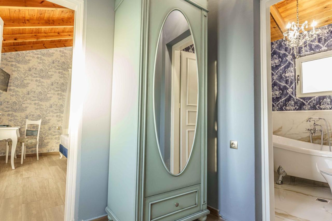 Villa Simantiri Pombia エクステリア 写真