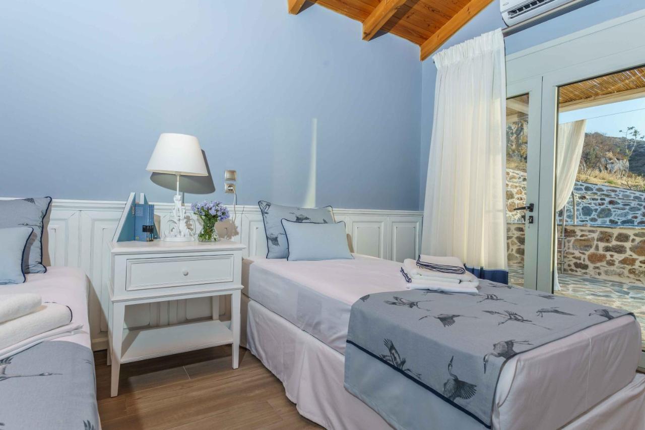 Villa Simantiri Pombia エクステリア 写真