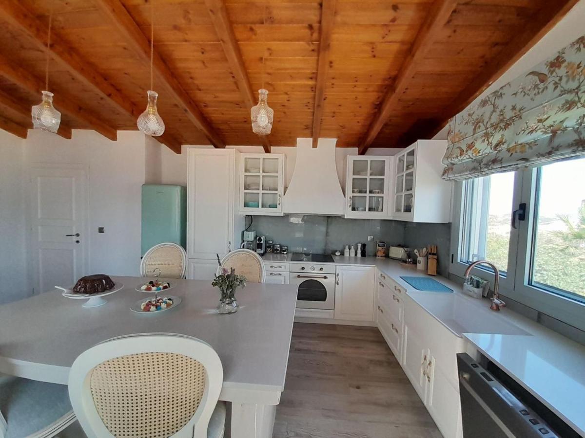 Villa Simantiri Pombia エクステリア 写真